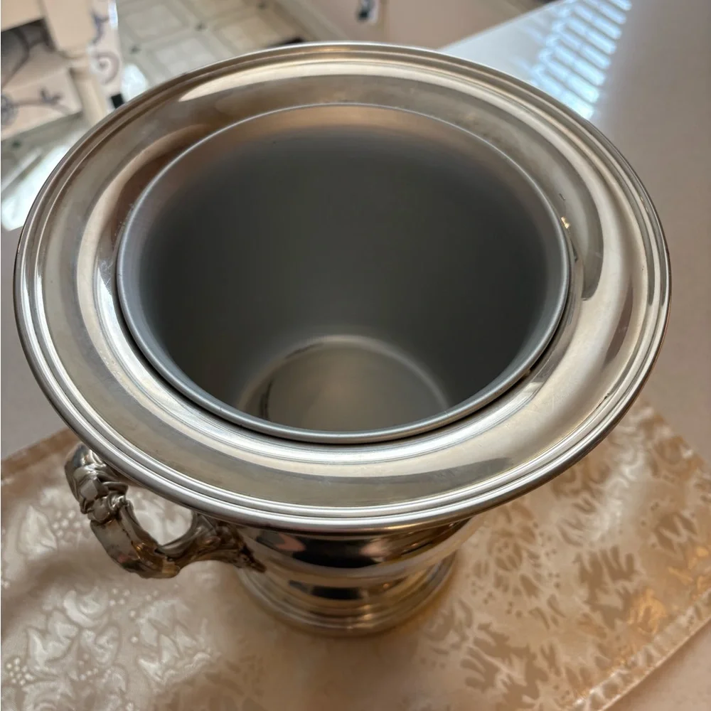 Sale🔥🔥🔥Vintage Pilgrim Regency Style Silver Plated Champagne Wine Ice Bucket - Picture 8 of 14